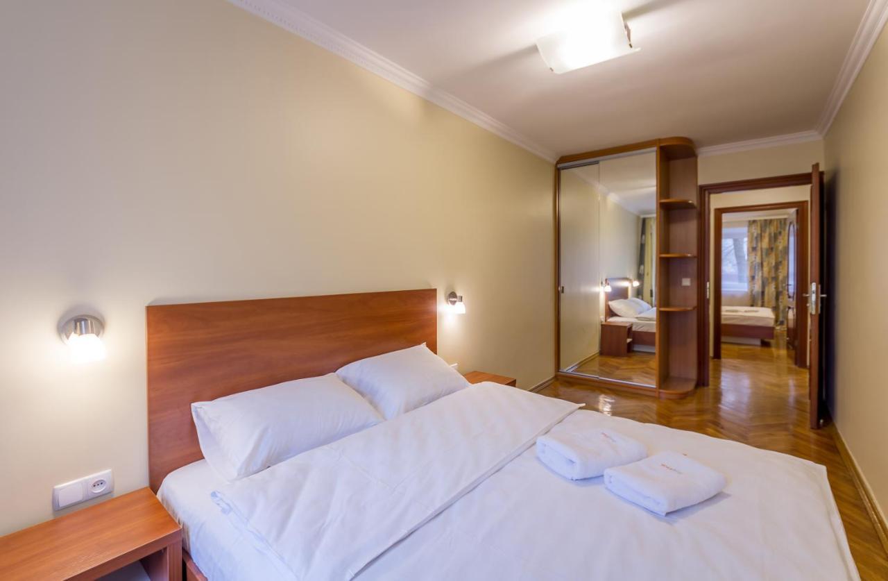 Apartment On Leonida Pervomais'Koho Kiev Bagian luar foto